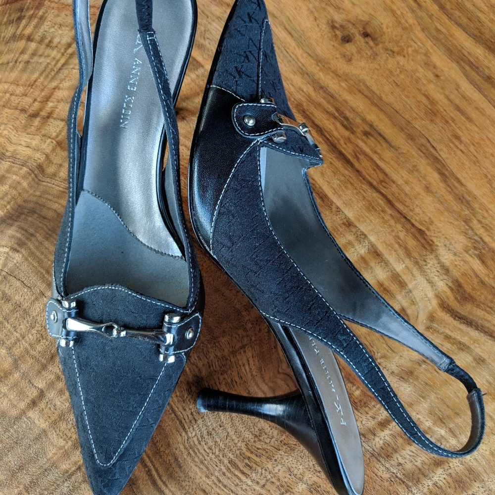 Anne Klein sling back heels black fabric + leather